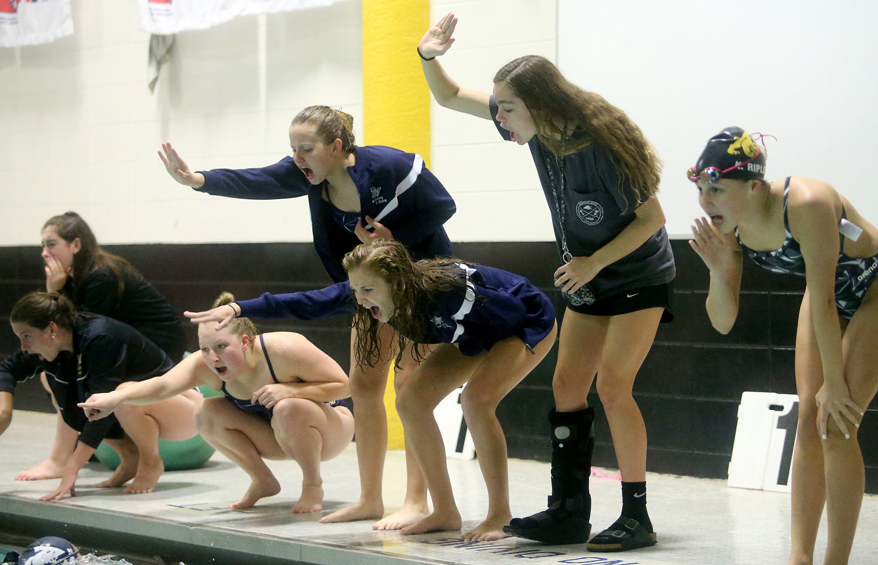 100218-Bett-PV-Swimming-016